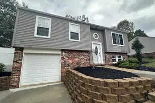 529 Chaparral Dr, Cranberry Township, PA 16066 - Photo 2