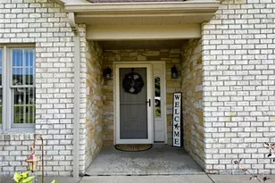 218 Stoneybrook Dr, Jefferson Township, PA 16023 - Photo 2