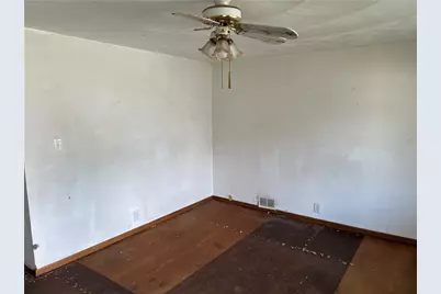 1008 1/2 Gaskill Ave, Jeannette, PA 15644 - Photo 2