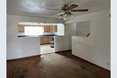 1008 1/2 Gaskill Ave, Jeannette, PA 15644 - Photo 6