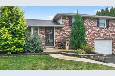 714 Courtview Dr, Hempfield Township, PA 15601 - Photo 1