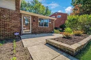 4576 Gates Dr, Homestead, PA 15120 - Photo 2