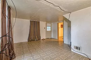 1347 Blaire Rd, Burrel-Blacklick, PA 15717 - Photo 6