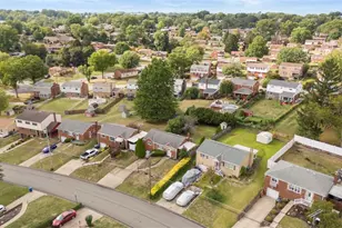 468 Lois Dr, Pittsburgh, PA 15236 - Photo 6