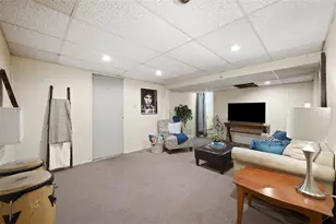 468 Lois Dr, Pittsburgh, PA 15236 - Photo 36