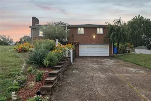 1236 Fox Terrier Dr, Bethel Park, PA 15102 - Photo 2