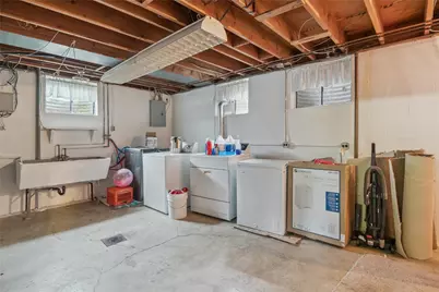 1236 Fox Terrier Dr, Bethel Park, PA 15102 - Photo 24