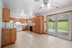 208 Republican Ln, White Township, PA 15701 - Photo 10