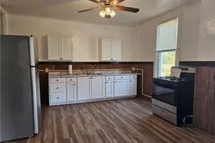 2212 Cronemeyer St, McKeesport, PA 15132 - Photo 2