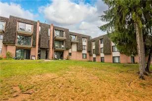 335 Forest Green Dr, Moon/Crescent Twp, PA 15108 - Photo 2