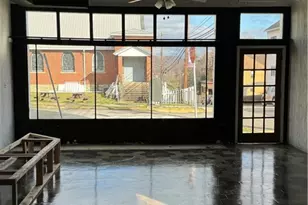 800 Wallace Ave, Vandergrift, PA 15690 - Photo 18