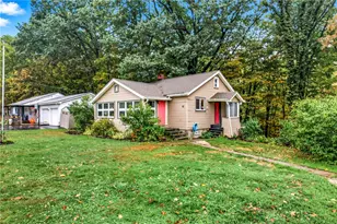 63 Fredonia Rd, Hempfield Township, PA 16125 - Photo 2