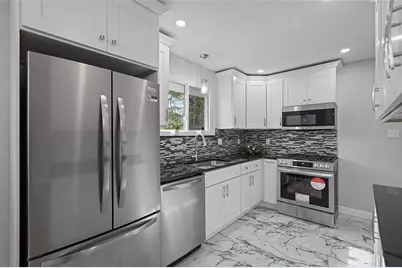 302 McKinney Dr, Moon/Crescent Twp, PA 15108 - Photo 8