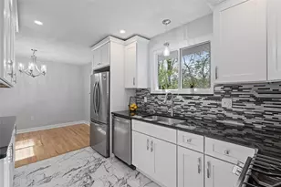 302 McKinney Dr, Moon/Crescent Twp, PA 15108 - Photo 10