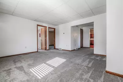 206 Washington St, Vanport, PA 15009 - Photo 10