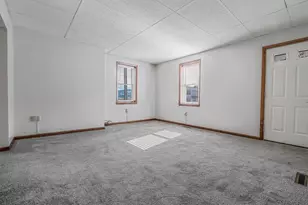 206 Washington St, Vanport, PA 15009 - Photo 8