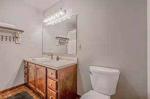 206 Washington St, Vanport, PA 15009 - Photo 18