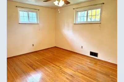 128 Caldwell Dr, Jefferson Township, PA 16002 - Photo 14