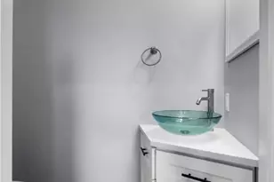 513 Bernhardt Way, Pittsburgh, PA 15213 - Photo 6