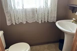 213 New Hampshire Dr, Lower Burrell, PA 15068 - Photo 16