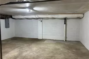 213 New Hampshire Dr, Lower Burrell, PA 15068 - Photo 36