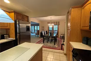 1445 Winterberry Ct, Hermitage, PA 16148 - Photo 8