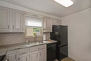 200 Ryan Dr, Scott Township, PA 15220 - Photo 8