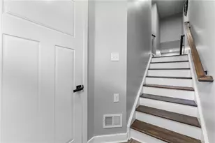 100 Curtis Ct, Ross Twp, PA 15237 - Photo 2