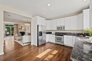 7 Waterside Pl, Washington's Landing, PA 15222 - Photo 10