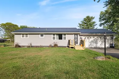 825 Gail Dr, Hermitage, PA 16148 - Photo 1