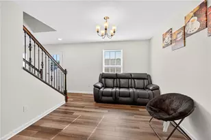 555 Gardenia Dr, Rostraver, PA 15012 - Photo 24