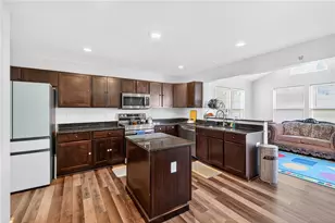 555 Gardenia Dr, Rostraver, PA 15012 - Photo 16