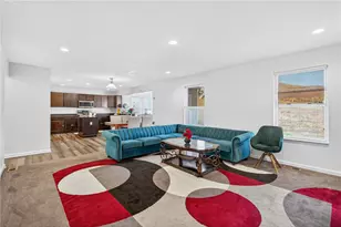 555 Gardenia Dr, Rostraver, PA 15012 - Photo 12