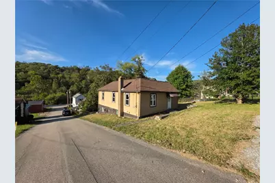 24 Rosewood Ave, Marianna Boro, PA 15345 - Photo 1