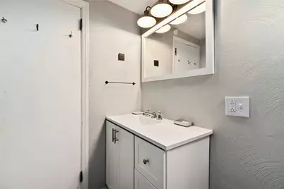 309 Thorne St, Houston, PA 15342 - Photo 14
