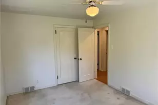 2251 Montgomery Rd, Pittsburgh, PA 15143 - Photo 20