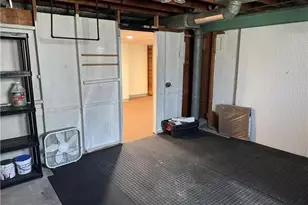 2251 Montgomery Rd, Pittsburgh, PA 15143 - Photo 30