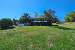 695 Maxine Dr, North Sewickley Township, PA 15010 - Photo 8