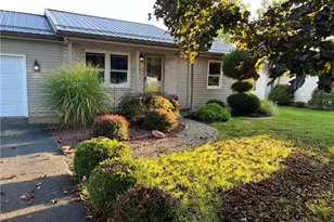 8 Durst St, Hempfield Township, PA 16125 - Photo 2