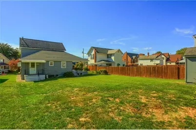 412 Orchard Ave, Ellwood City, PA 16117 - Photo 6