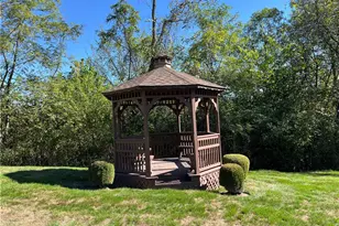 1465 Greenbriar Ct, South Park, PA 15129 - Photo 32