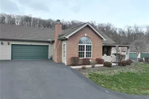 1465 Greenbriar Ct, South Park, PA 15129 - Photo 2