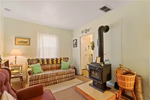 154 Findley St, New Beaver Boro, PA 15553 - Photo 8