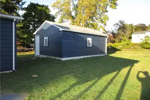 411 Emerson Ave, Farrell, PA 16121 - Photo 6