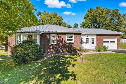 105 Williamson Rd, Hempfield Township, PA 16125 - Photo 2