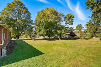 105 Williamson Rd, Hempfield Township, PA 16125 - Photo 4