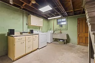 527 Orchard St, Carnegie, PA 15106 - Photo 22