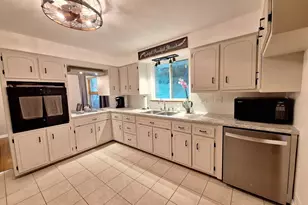 644 Birch St, Jeannette, PA 15644 - Photo 4