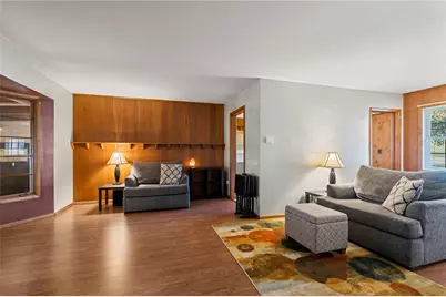 570 S 7th St, Sharpsville, PA 16150 - Photo 4