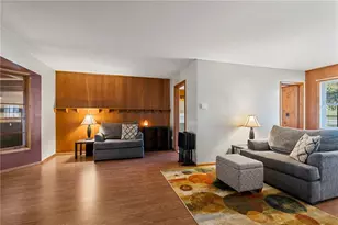 570 S 7th St, Sharpsville, PA 16150 - Photo 4